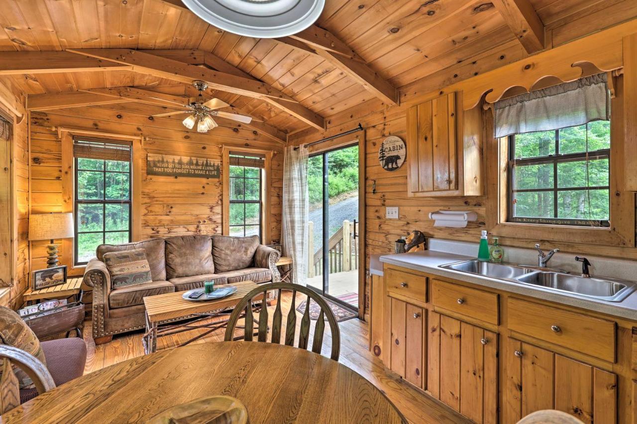 Quaint Log Cabin With Views Near West Jefferson Warrensville Екстериор снимка