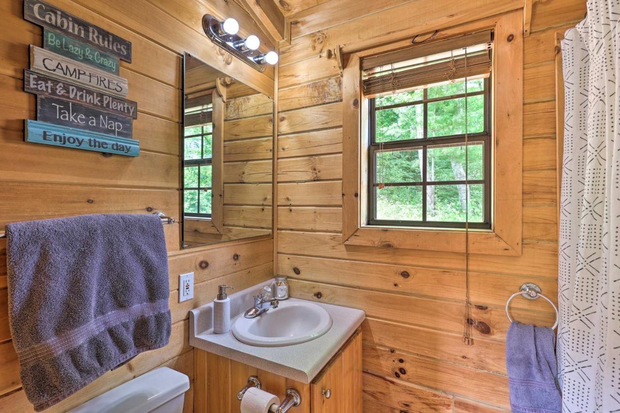 Quaint Log Cabin With Views Near West Jefferson Warrensville Екстериор снимка