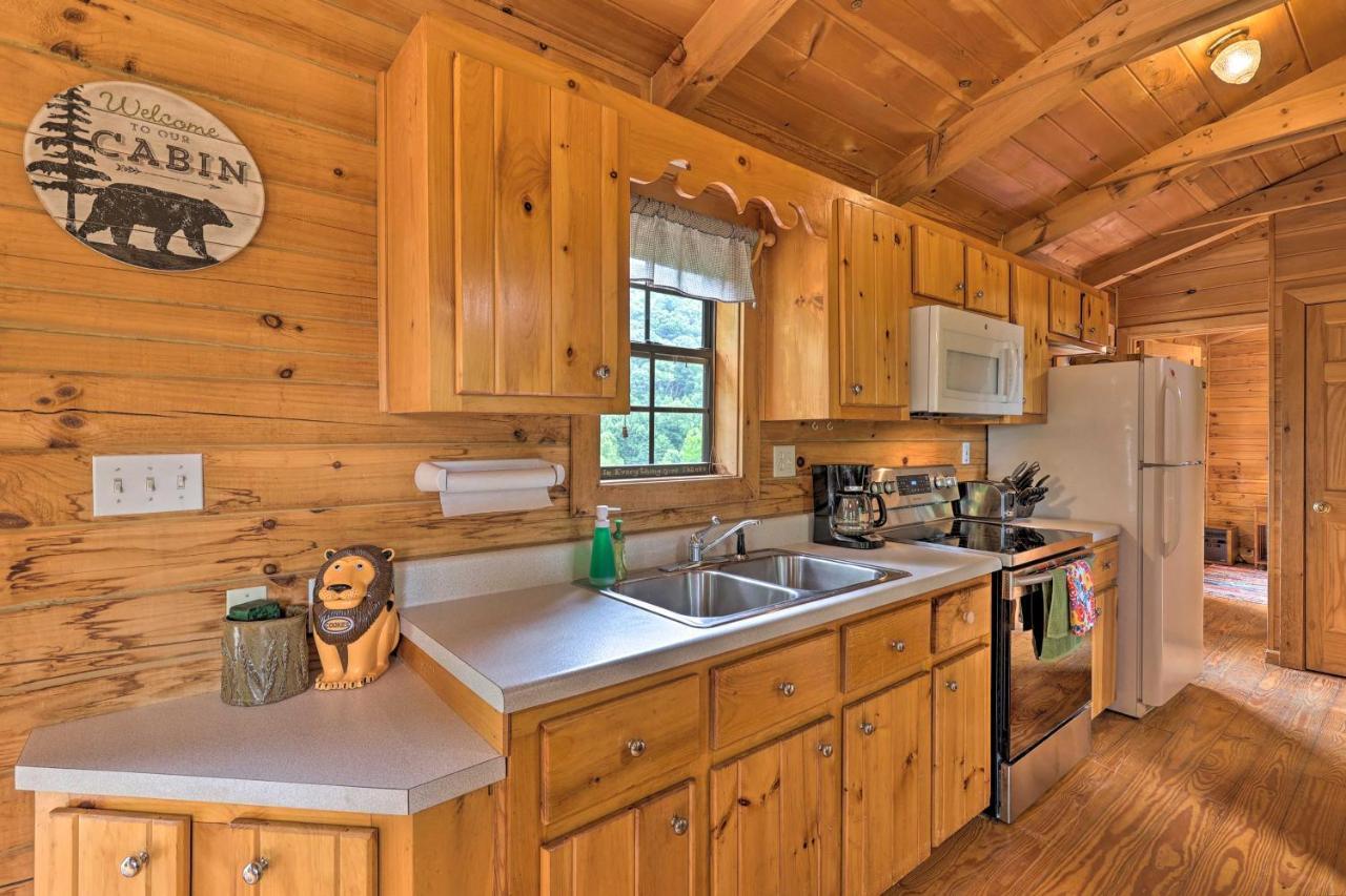 Quaint Log Cabin With Views Near West Jefferson Warrensville Екстериор снимка